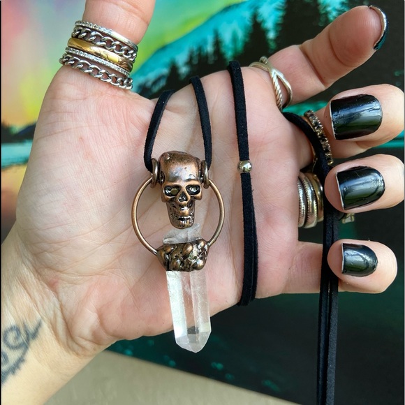 Skull crystal necklace . Clear crystal quartz electroplated copper skull leather - Picture 3 of 16